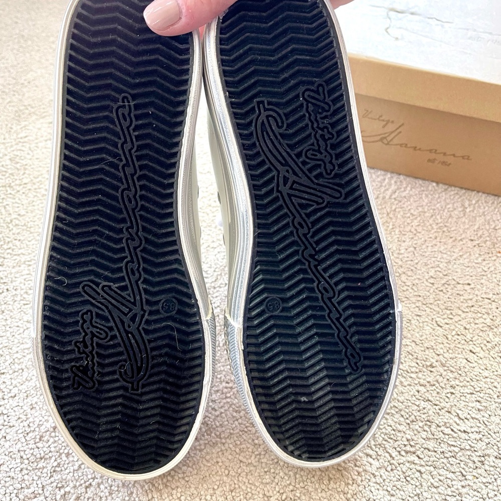 Vintage Havana White and Gold Star Sneakers - Picture 7 of 16